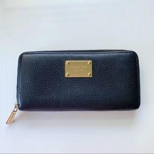 Black Michael Kors Wallet w/ Gold Detailing